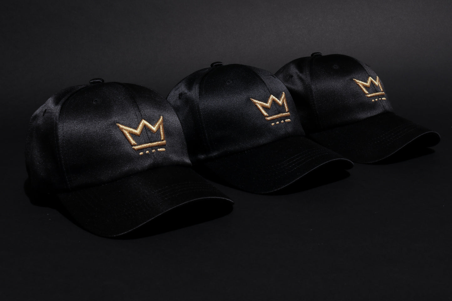 R19:16 Satin Hat Black/Metallic Gold