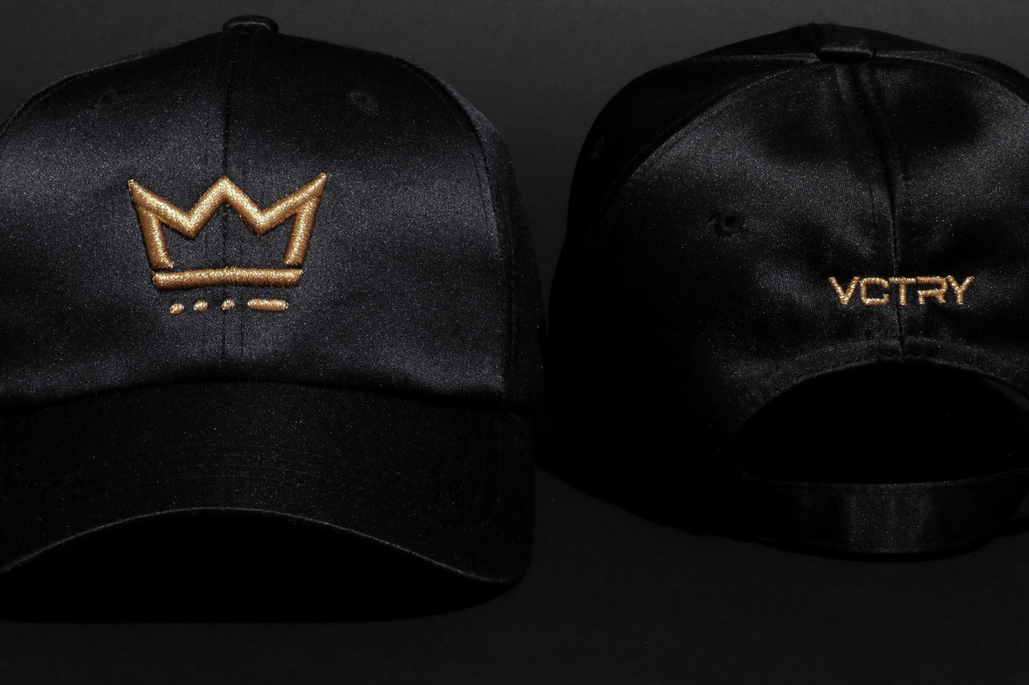 R19:16 Satin Hat Black/Metallic Gold